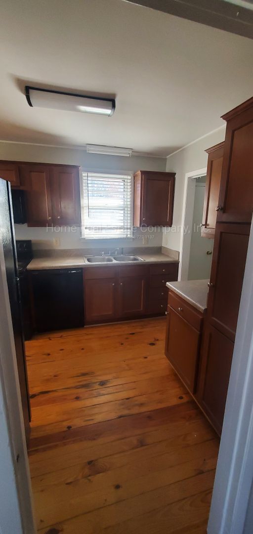 Building Photo - 2812 Hermitage Dr