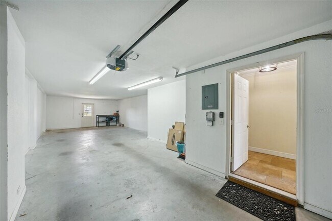 Building Photo - 637 Pinellas Bayway