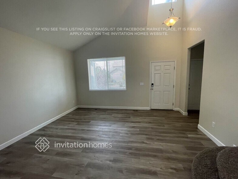 Building Photo - 2448 Bellavista St