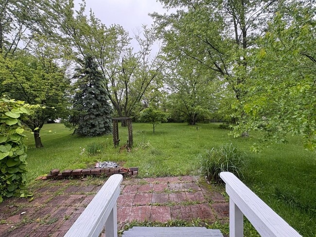 Building Photo - Spacious 3 Besroom Home Brunswick OH