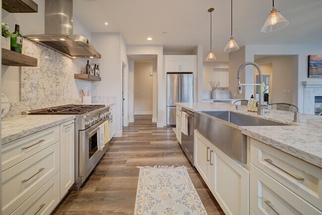 Building Photo - Modern Elegance in the Heart of North Napa