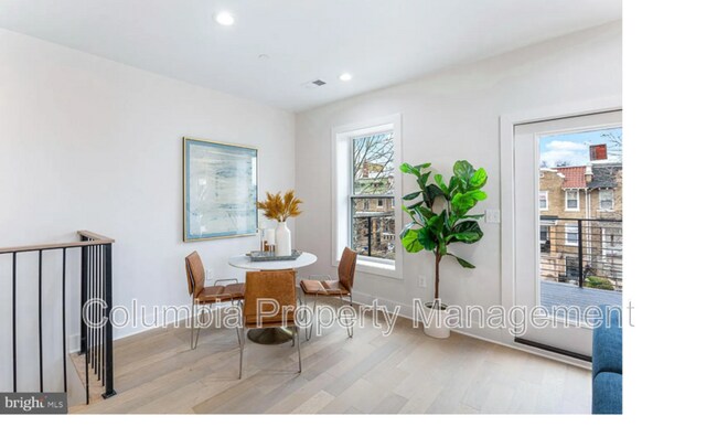 Building Photo - 616 Quebec Pl NW