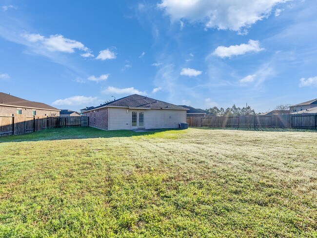 Building Photo - 22419 Iron Mill Dr