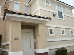 Building Photo - Very Nice Condo!!! A Must See!!!!