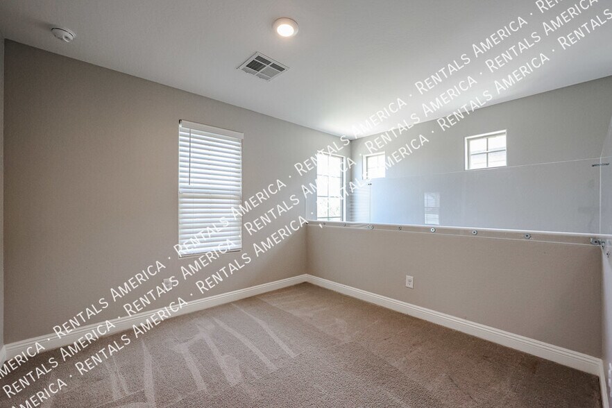 Building Photo - 263 N 69th Pl