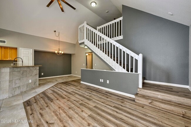 Building Photo - 13703 Richmond Park Dr N