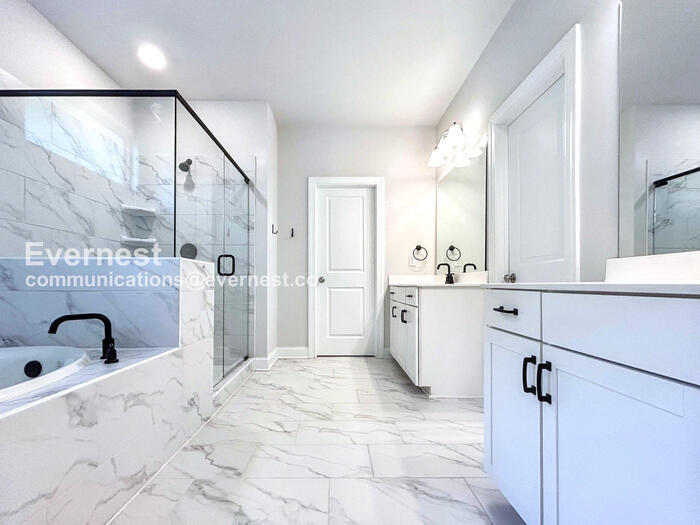 Building Photo - 504 Cunninghame Ct