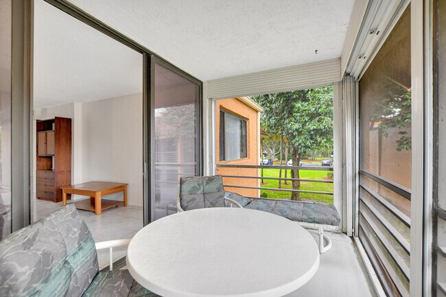 Building Photo - 11255 Green Lake Dr