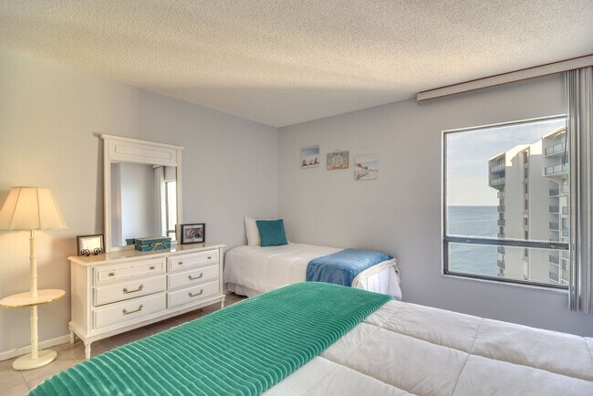 Building Photo - 450 S Gulfview Blvd