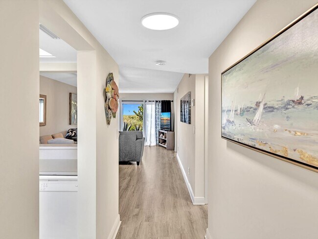 Building Photo - 10310 S Ocean Dr