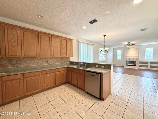 Building Photo - 2080 Trailing Pines Way