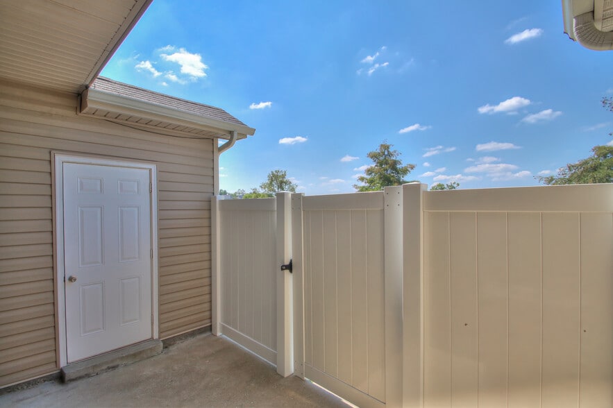 Back Patio w/Storage Closet - 1514 Sprucedale Dr