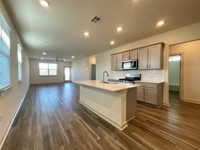 Building Photo - 7720 Jacobean WY