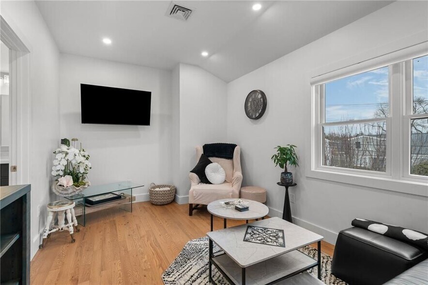 Building Photo - 97 Eustis Ave