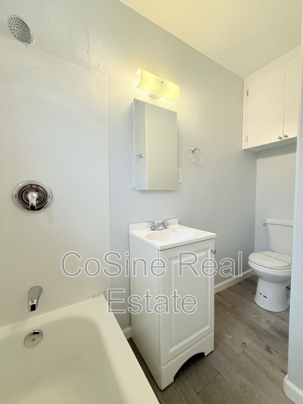 Building Photo - 1706 D Ave