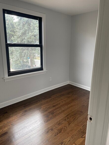 Building Photo - 4415 S Keeler Ave
