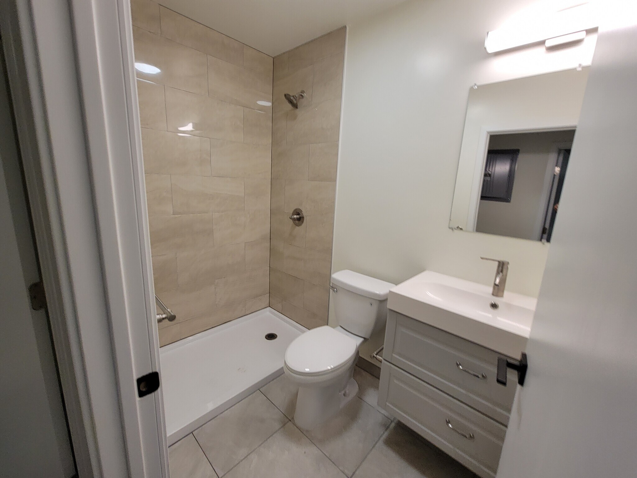 Building Photo - 2224 Delaware Ave