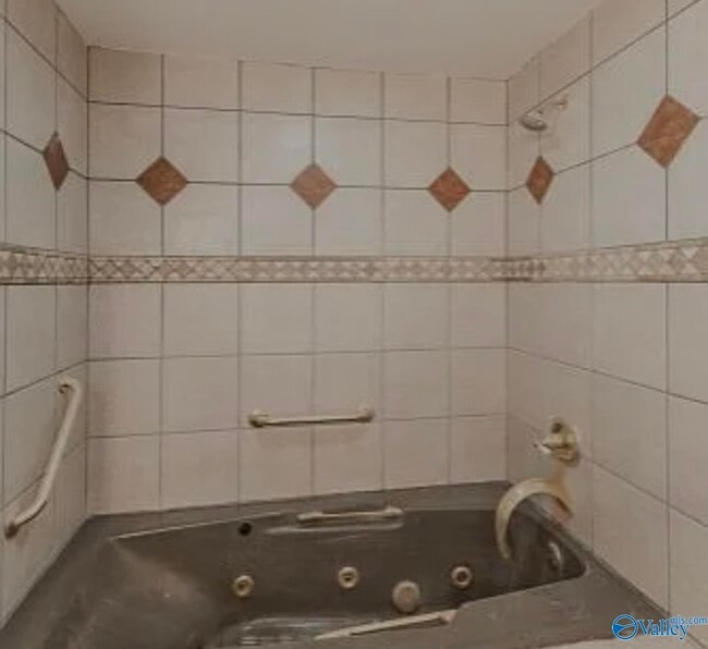 Building Photo - 4217 Hwy 72 E