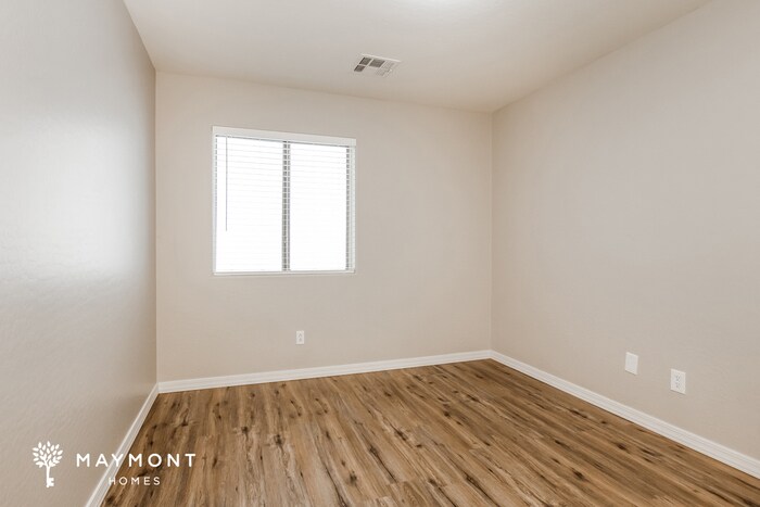 Building Photo - 6518 W Red Fox Rd