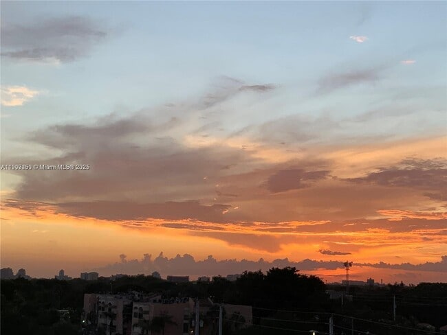 Building Photo - 1401 SW 22nd St