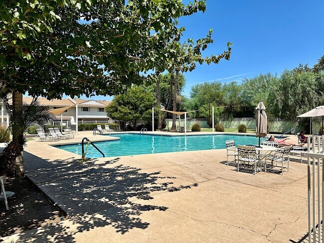 Building Photo - Charming 3BR Townhome in Phoenix