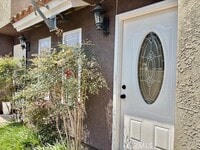 Building Photo - 686 Park Dr