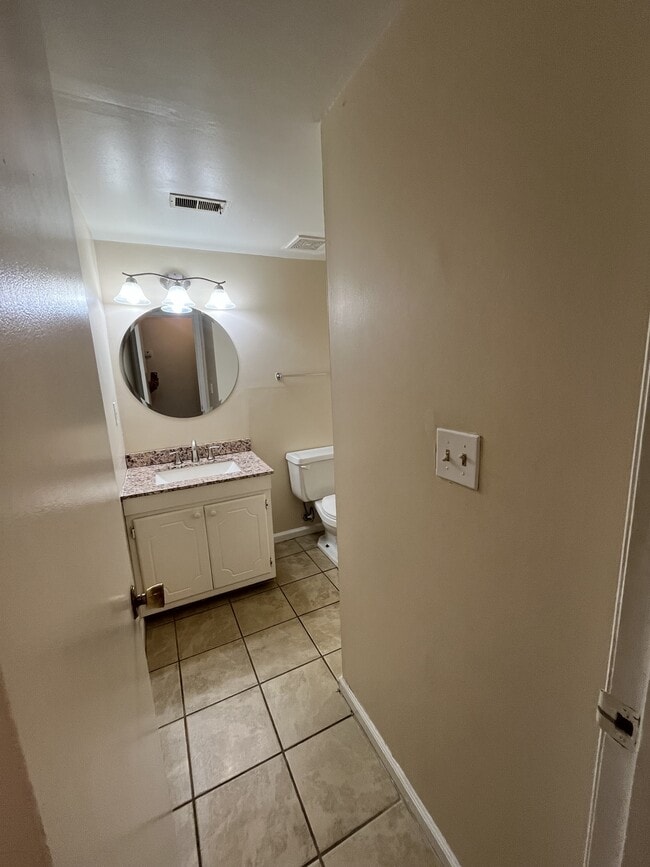 Building Photo - 111 Timber Ln