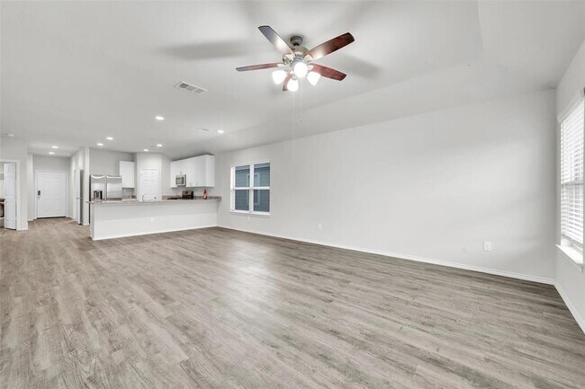 Building Photo - 4351 Stuebner Hl Dr