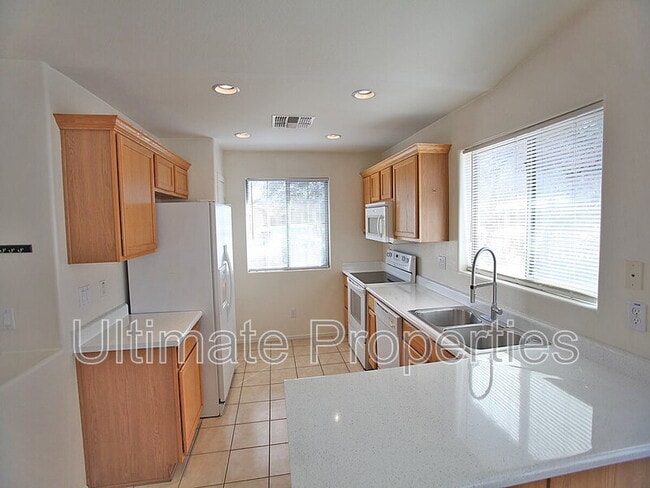 Building Photo - 25754 W Siesta Way