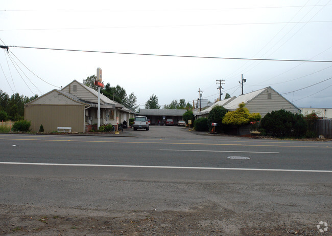 Building Photo - 3355 Portland Rd NE