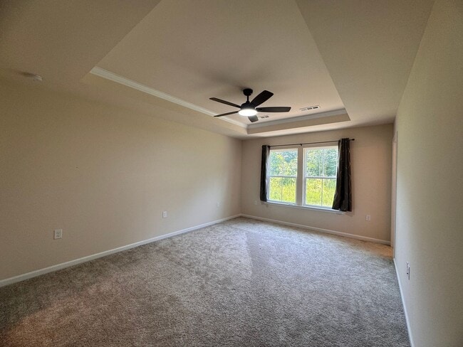 Building Photo - 3BR 2.5BA Townhome