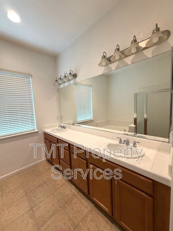 Building Photo - 8622 Neopolitan Way