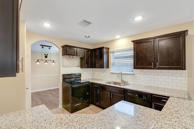 Building Photo - 5540 S Buffalo Cir