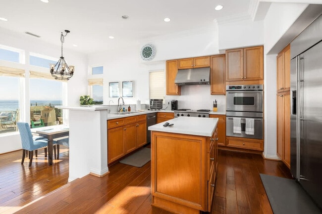 Building Photo - 125 Chinquapin Ave