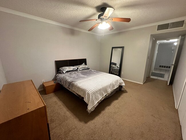 Building Photo - 425 Irondale Dr