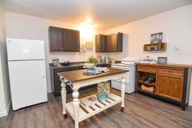 Building Photo - 3 Bedroom, Single-story Townhomes for rent in Newton, IA