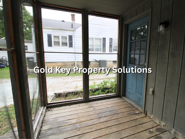 Building Photo - Attractive 2 BR 1 BA House with Garage and...