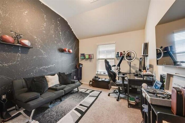 Building Photo - 4920 Sassafras Dr