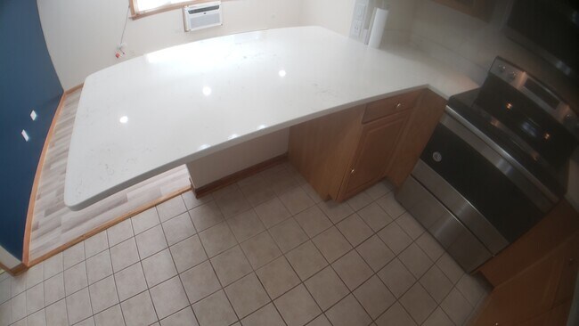 Building Photo - 1130 Dunlop Ave