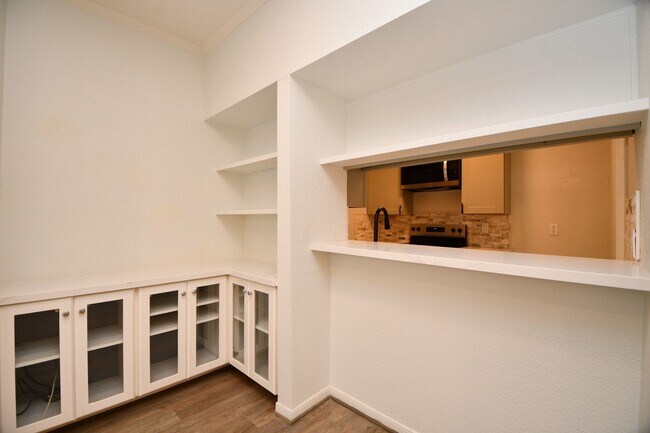 Building Photo - 720 Bering Dr