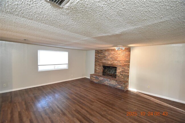 Building Photo - 10011 N 28th St