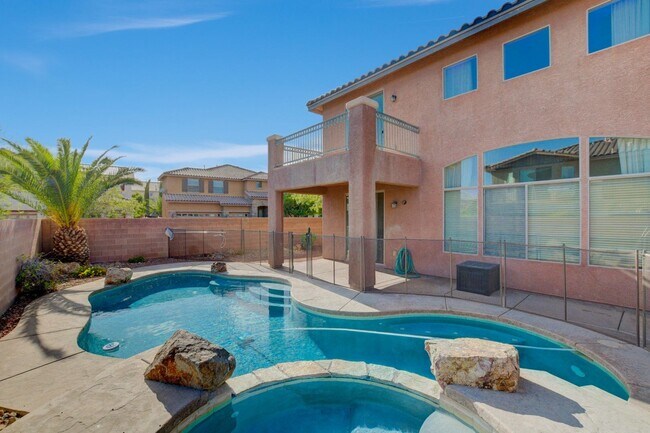 Building Photo - Spacious 5-Bedroom, 2 Story Pool Home in G...