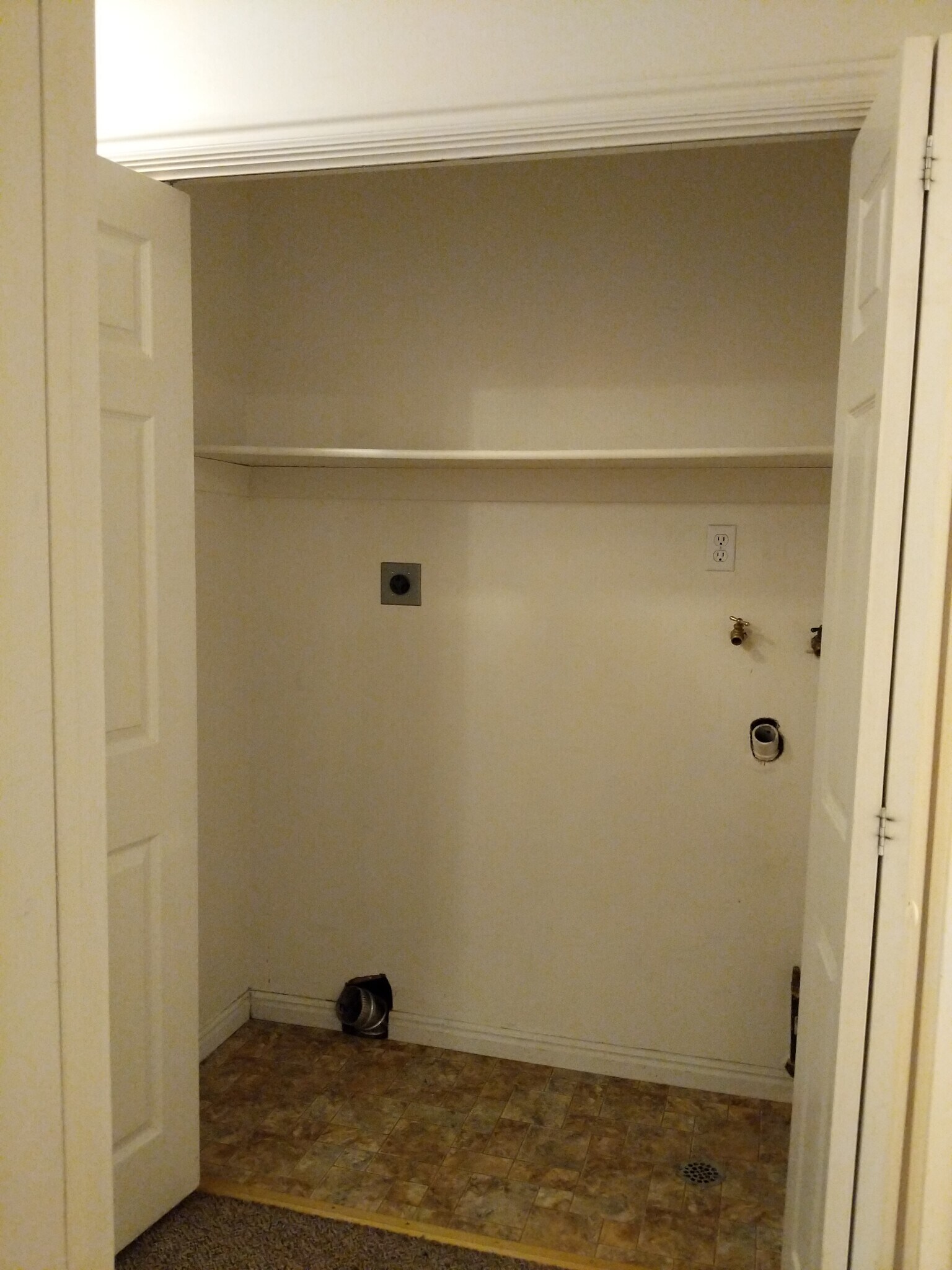 Laundry - 558 N 800 E