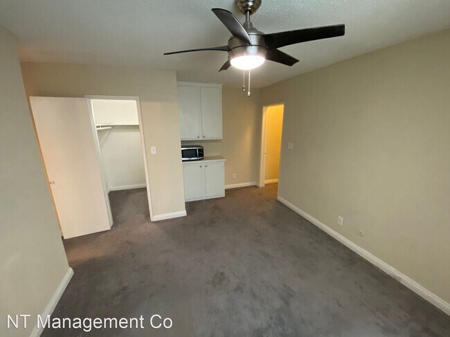 Building Photo - Studio, 1 bath Apartment - 3601 Keystone A...
