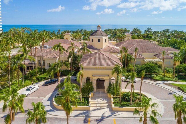 Building Photo - 785 Crandon Blvd