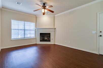 Building Photo - 688 S Solis Ave