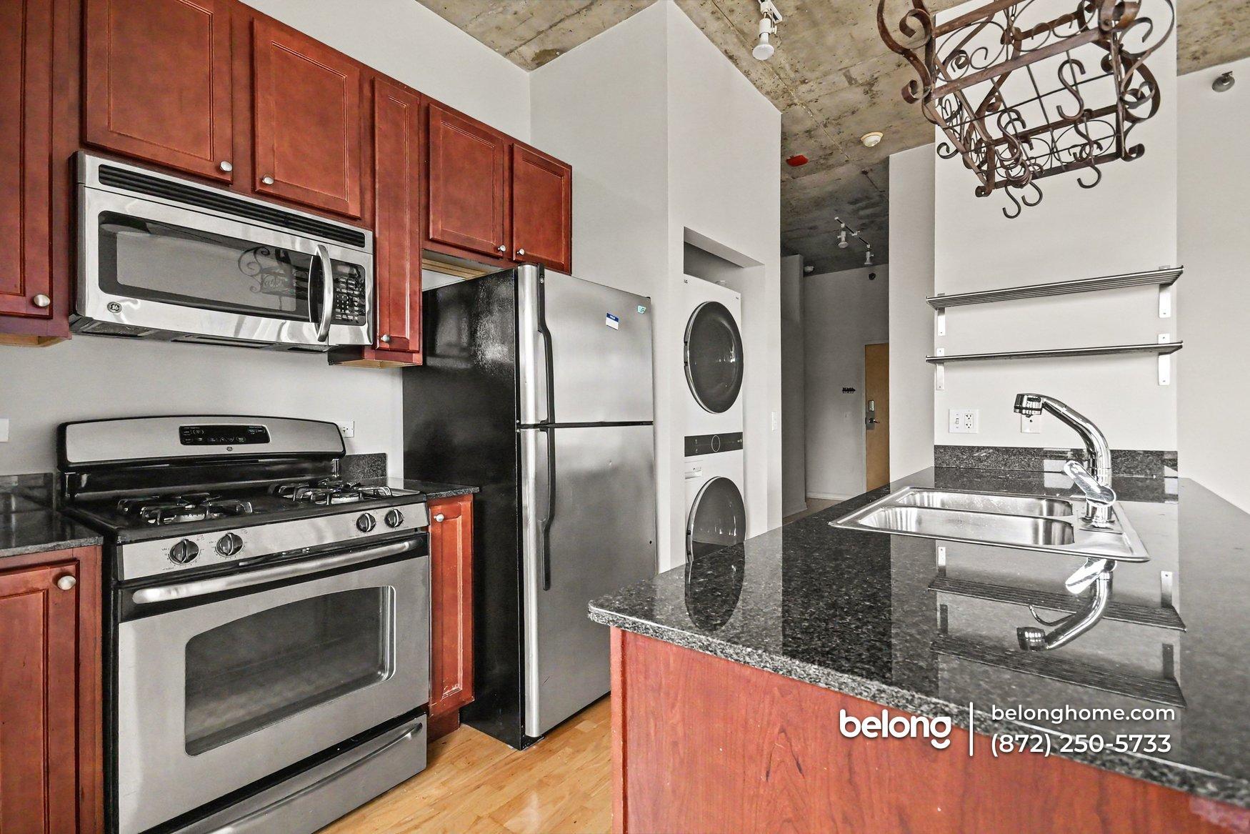 Building Photo - 1122 W Catalpa Ave