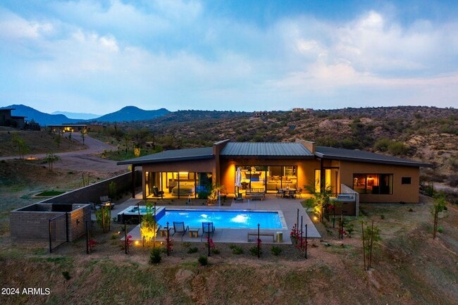 Building Photo - 15212 N Sandy Blf Rd