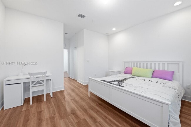 Building Photo - 2641 NE 212th Terrace