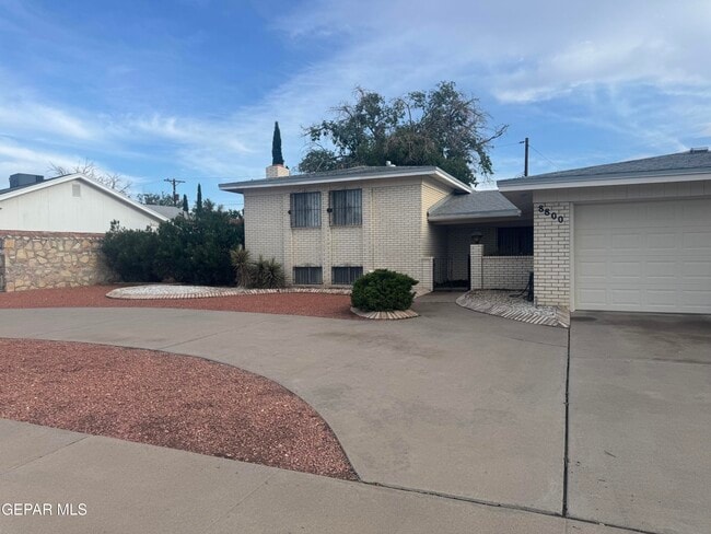 Building Photo - 8800 Sampson Ct